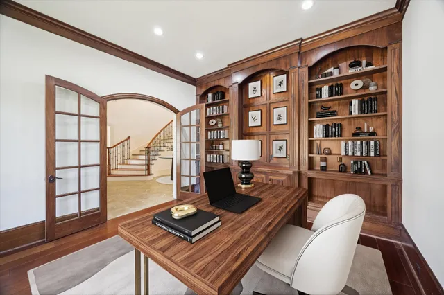 $2,850,000 | 210 Glenwood Drive, Houston, TX 77007