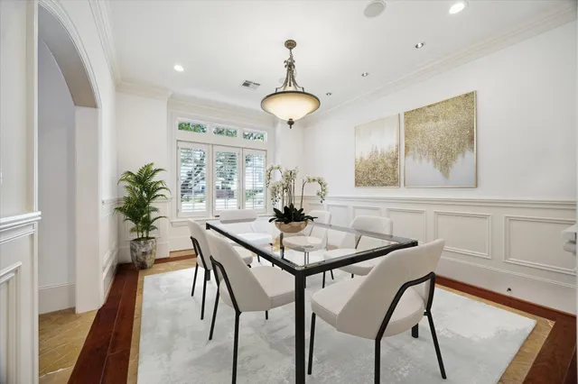 $2,850,000 | 210 Glenwood Drive, Houston, TX 77007