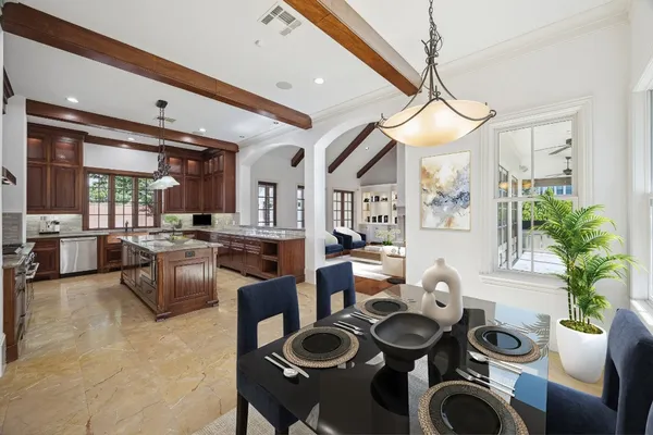 $2,850,000 | 210 Glenwood Drive, Houston, TX 77007