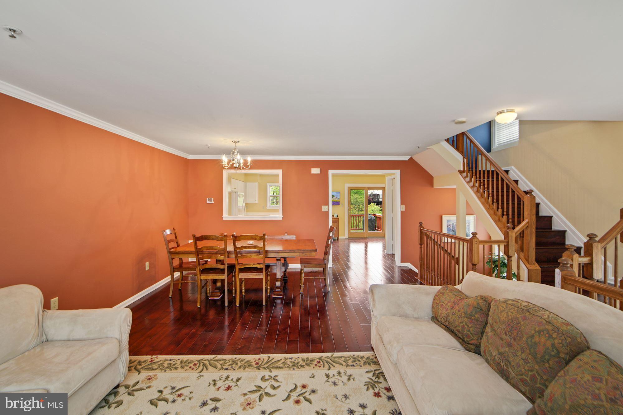 14211 Plum Run Way Silver Spring, MD 20906 - Photo 12 of 33 Living/Dining