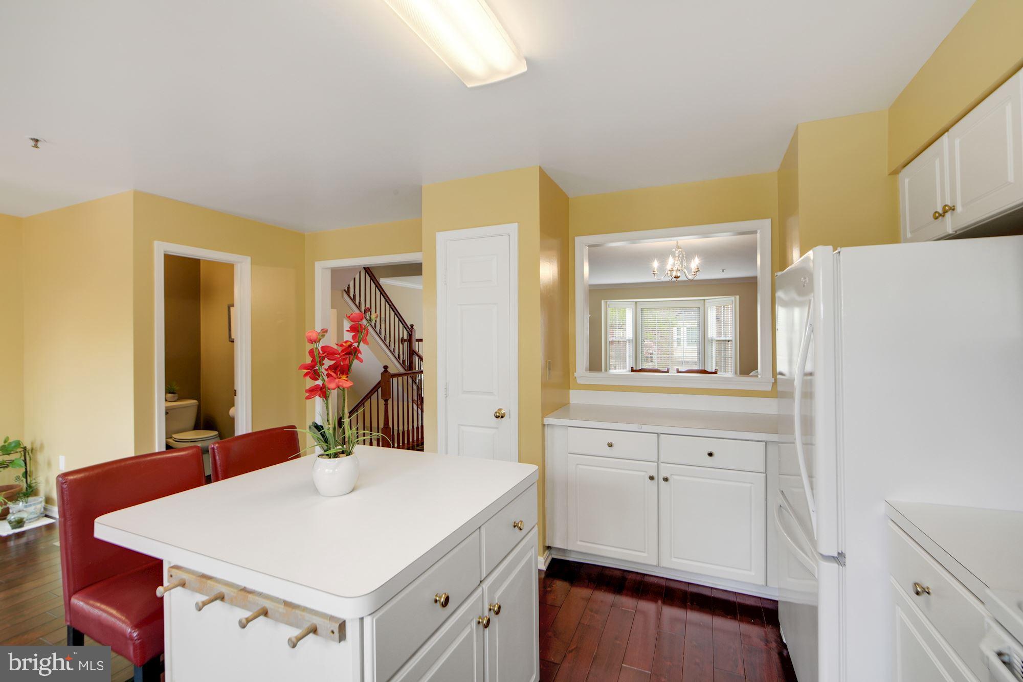 14211 Plum Run Way Silver Spring, MD 20906 - Photo 7 of 33 Kitchen