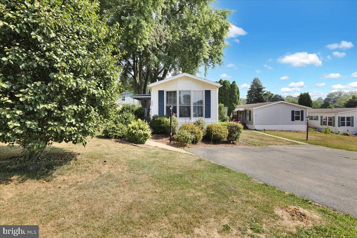 206 Oakfield Ct West