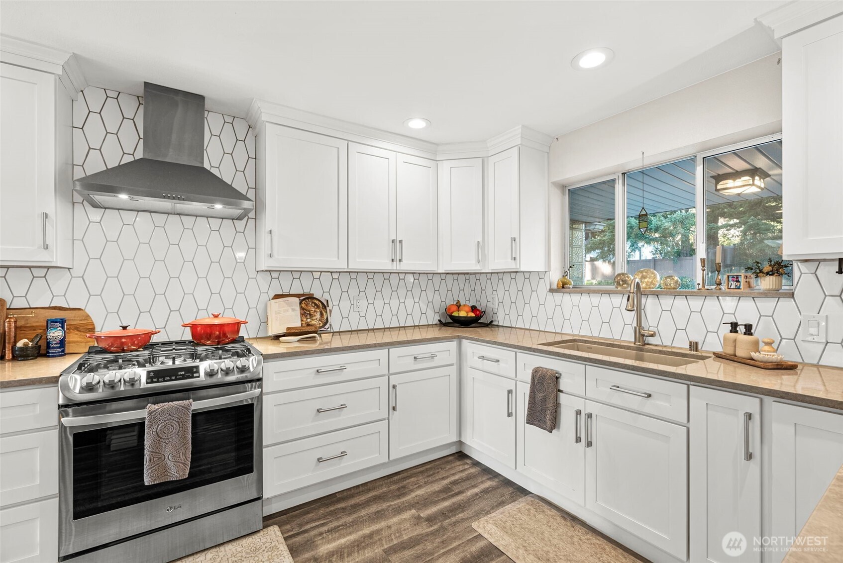 702 Yale Street Fircrest, WA 98466 - Photo 13 of 40