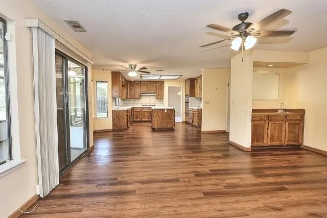 $575,000 | 8831 Liscarney Way, Sacramento, CA 95828