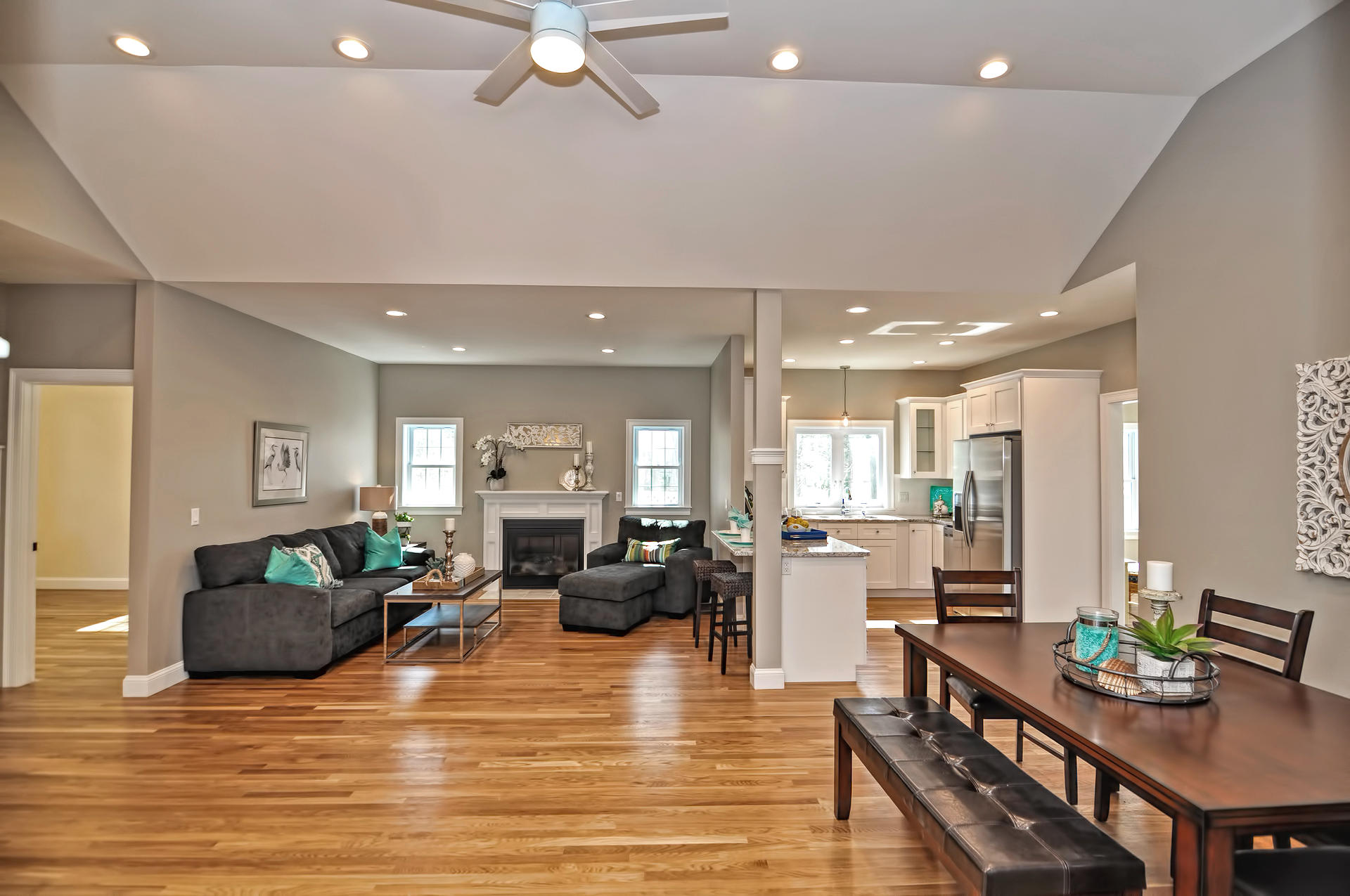 95 Earle Road Harwich, MA 02671 - Photo 5 of 29 DSC_1005