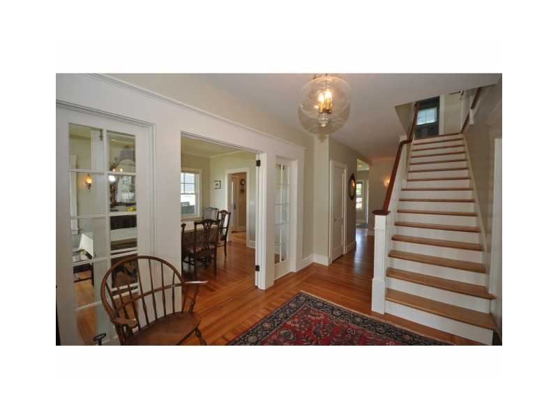 28 Esplanade Middletown, RI 02842 - Photo 8 of 25 Entry.