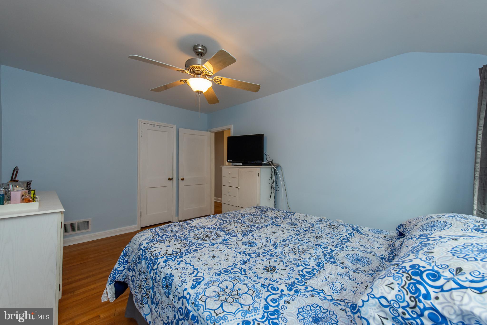 626 Braeside Road Baltimore, MD 21229 - Photo 17 of 34 Owners Bedroom