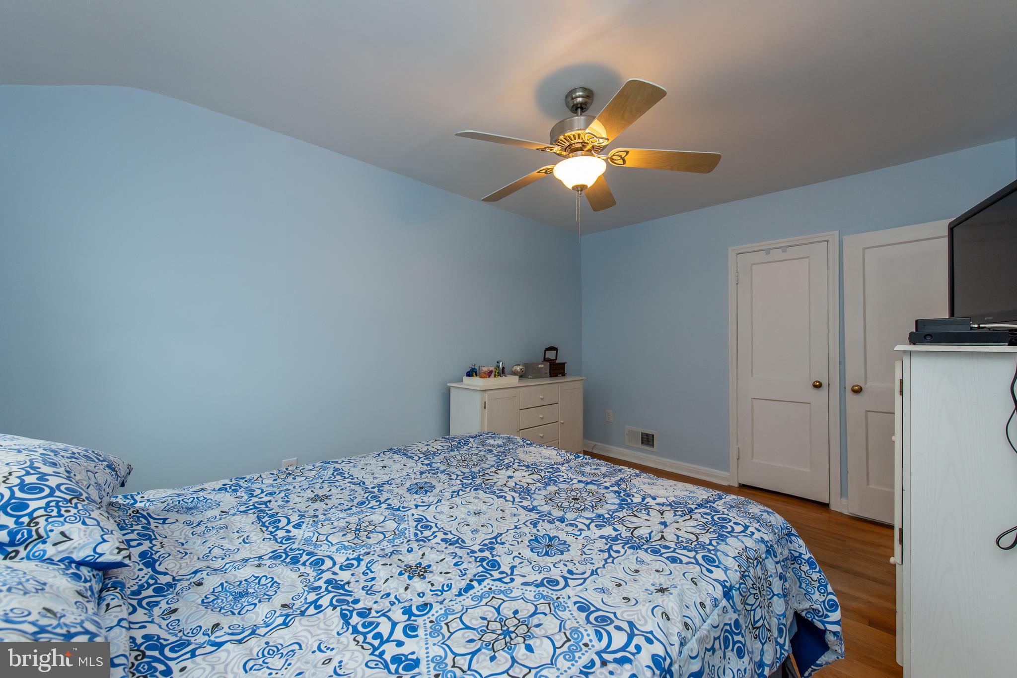 626 Braeside Road Baltimore, MD 21229 - Photo 18 of 34 Owners Bedroom