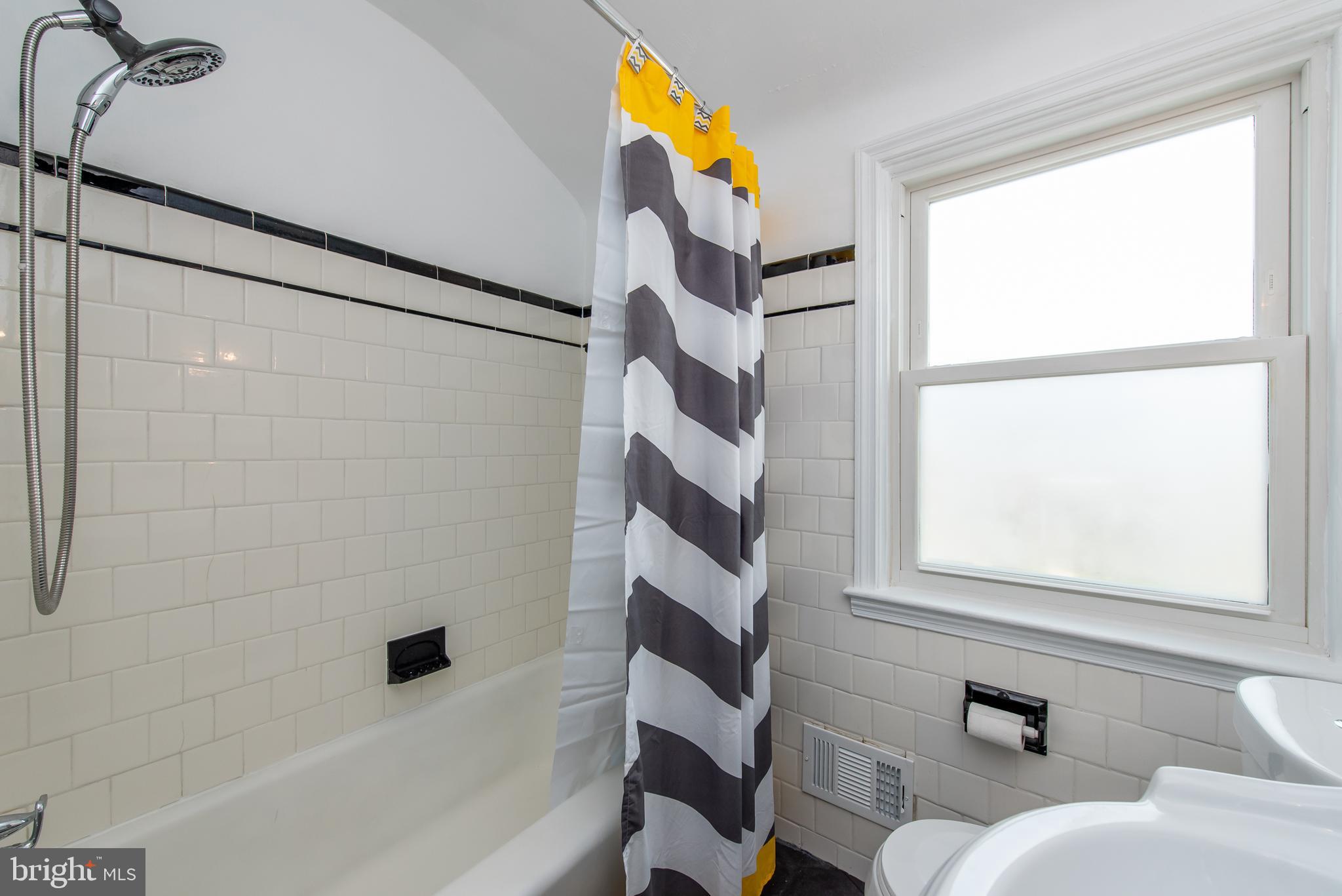 626 Braeside Road Baltimore, MD 21229 - Photo 20 of 34 Bath