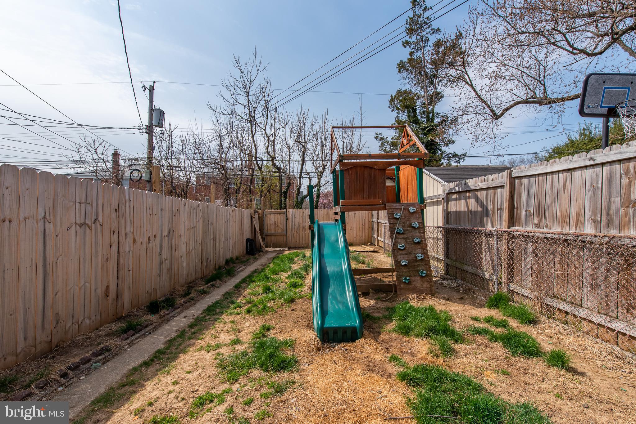 626 Braeside Road Baltimore, MD 21229 - Photo 33 of 34 Fenced Rear Yard