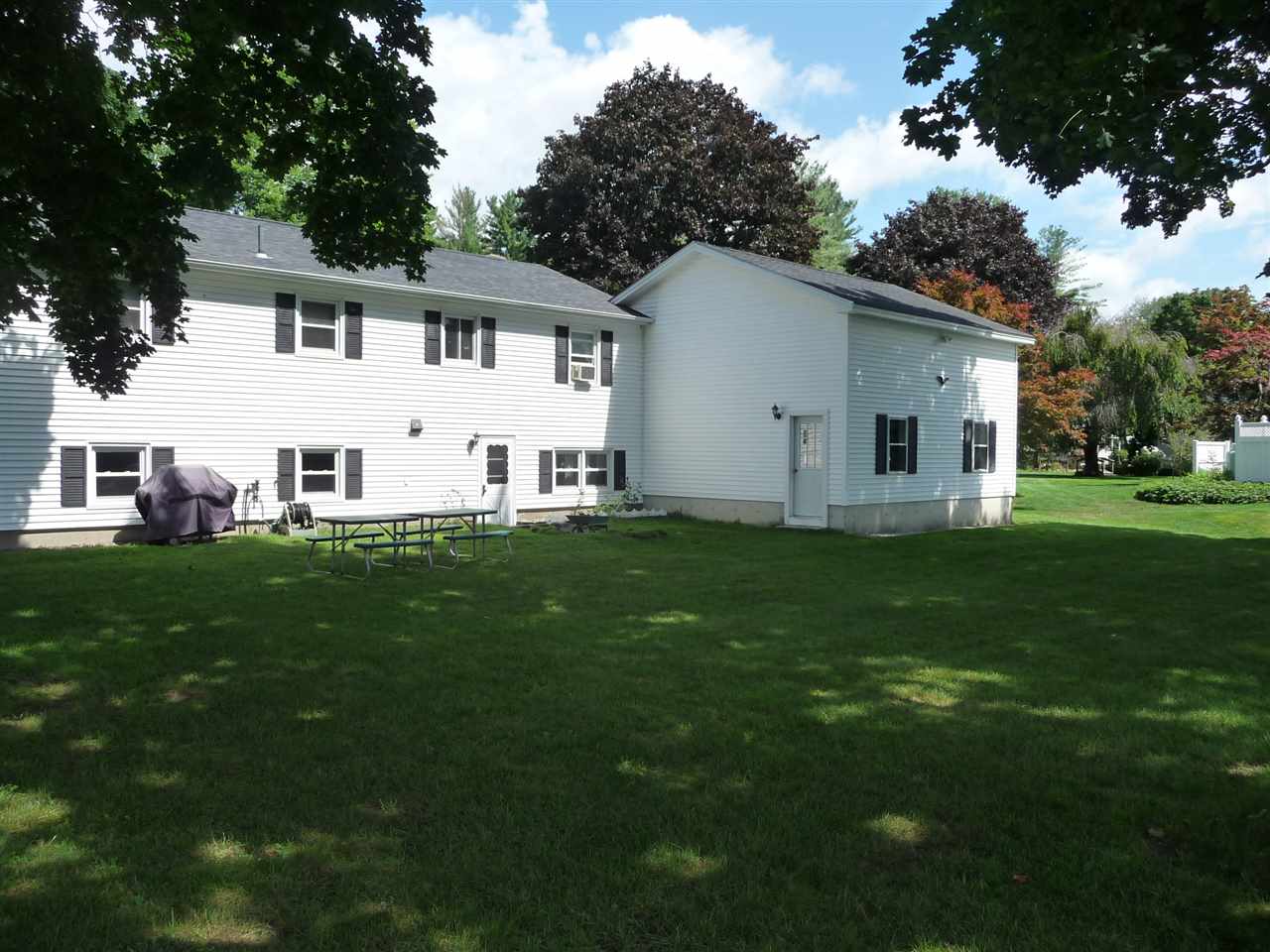 6 Goonan Road Hooksett, NH 03106 - Photo 5 of 31