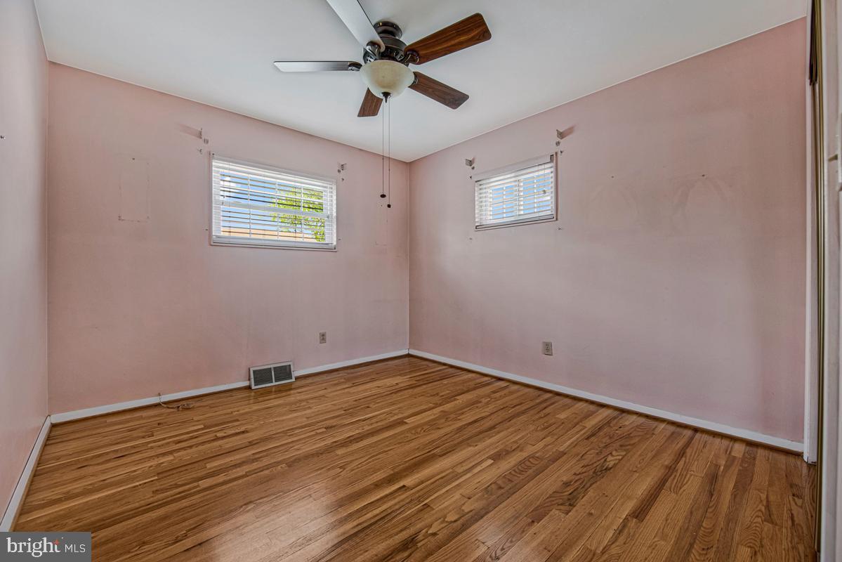 26 Kempton Road Glen Burnie, MD 21060 - Photo 16 of 35