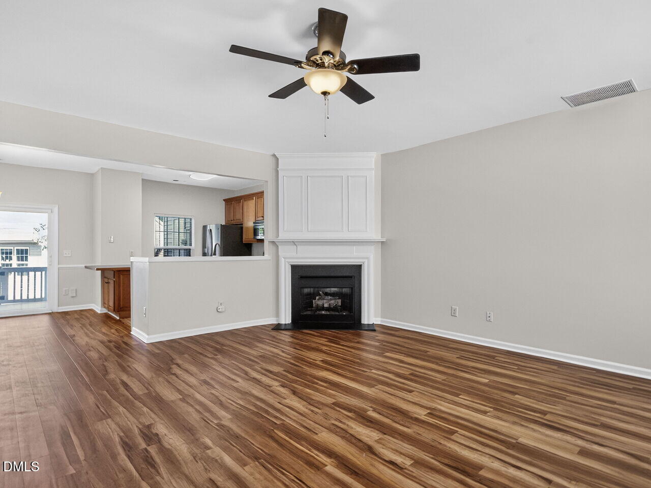 4327 Vienna Crest Drive Raleigh, NC 27613 - Photo 2 of 19 Living Room