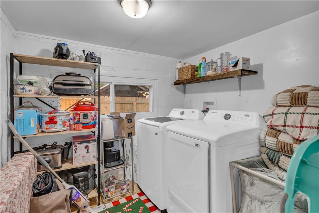 4106 Highway 29 Colbert, GA 30628 - Photo 77 of 82 a utility room with dryer and washer