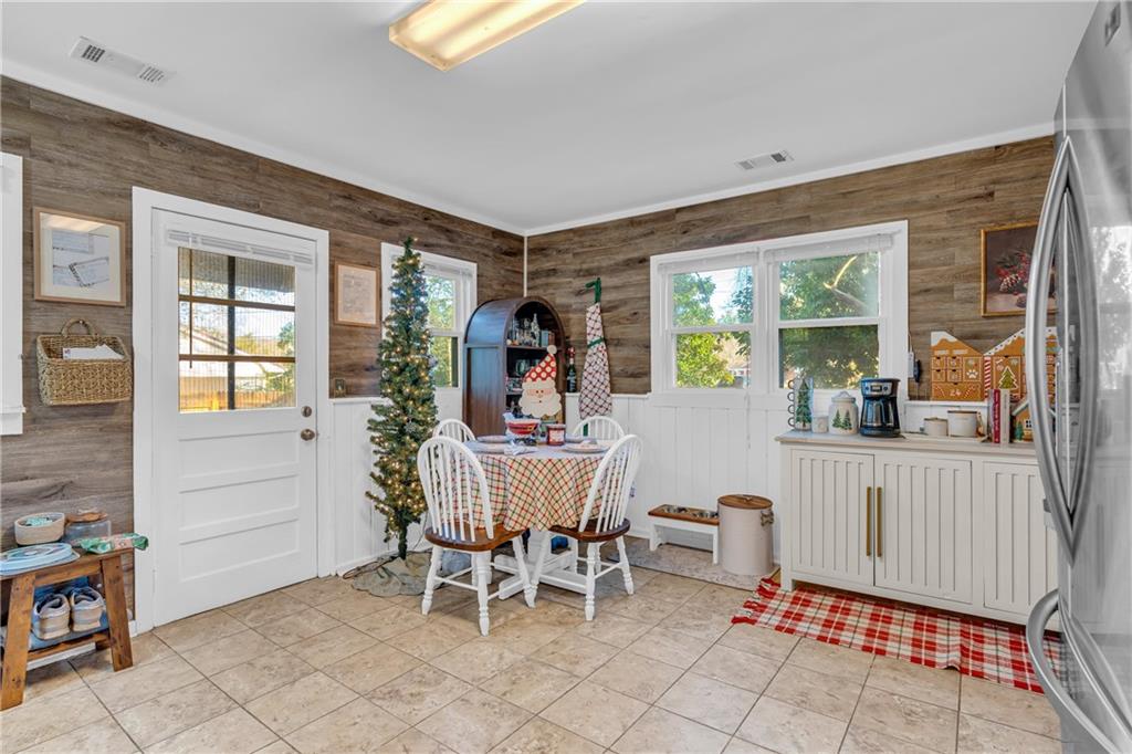 4106 Highway 29 Colbert, GA 30628 - Photo 81 of 82 a view of a dining room with furniture window and outside view