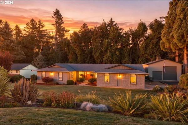 $939,000 | 37845 Shenandoah Loop, Springfield, OR 97478