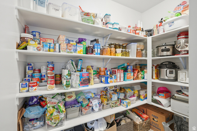 638 Canyon Rim Road Smithfield, UT 84335 - Photo 13 of 56 View of kitchen pantry