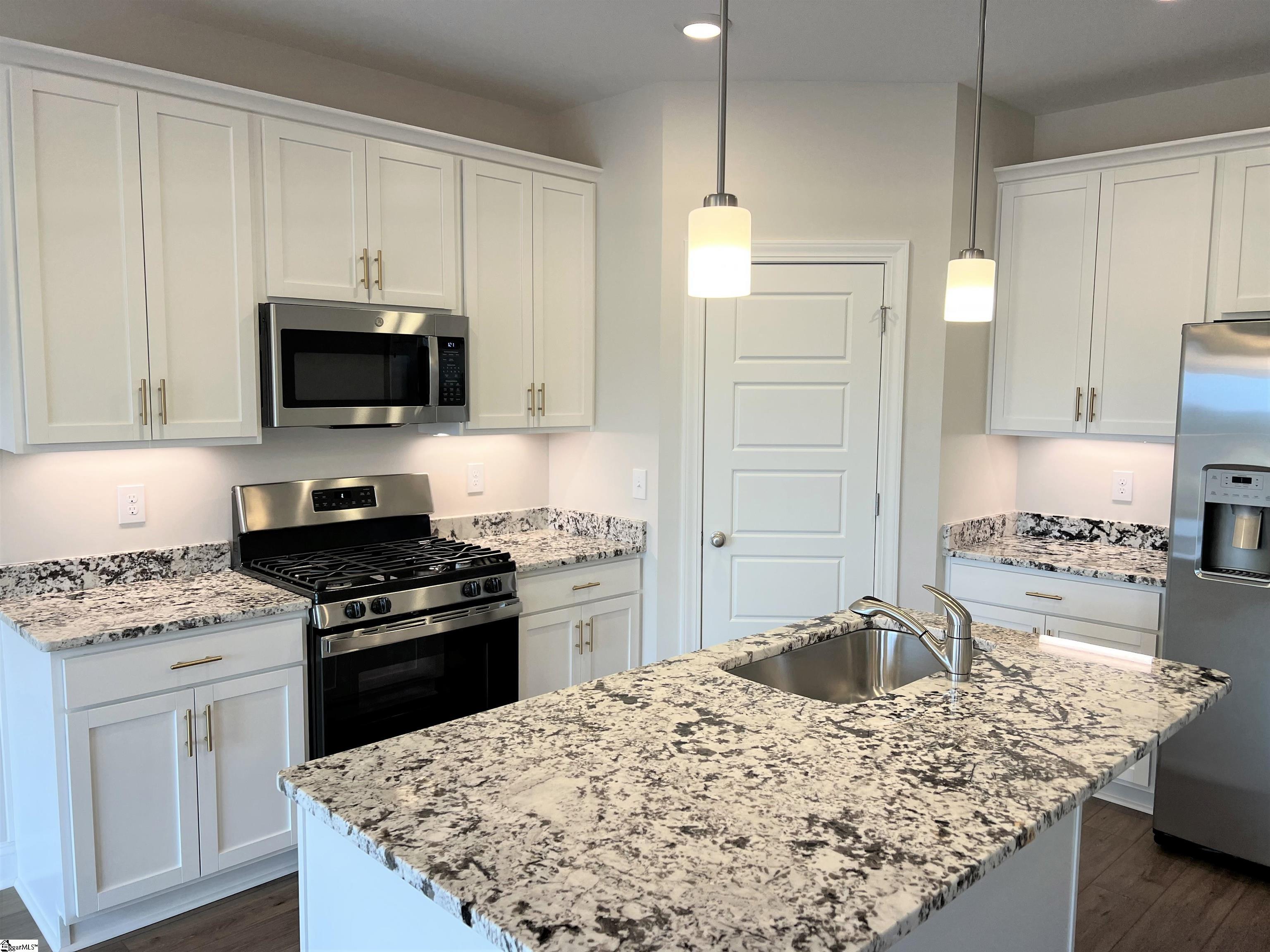 16 Callen Oak Way Greenville, SC 29607 - Photo 3 of 11 Gallery Image 3