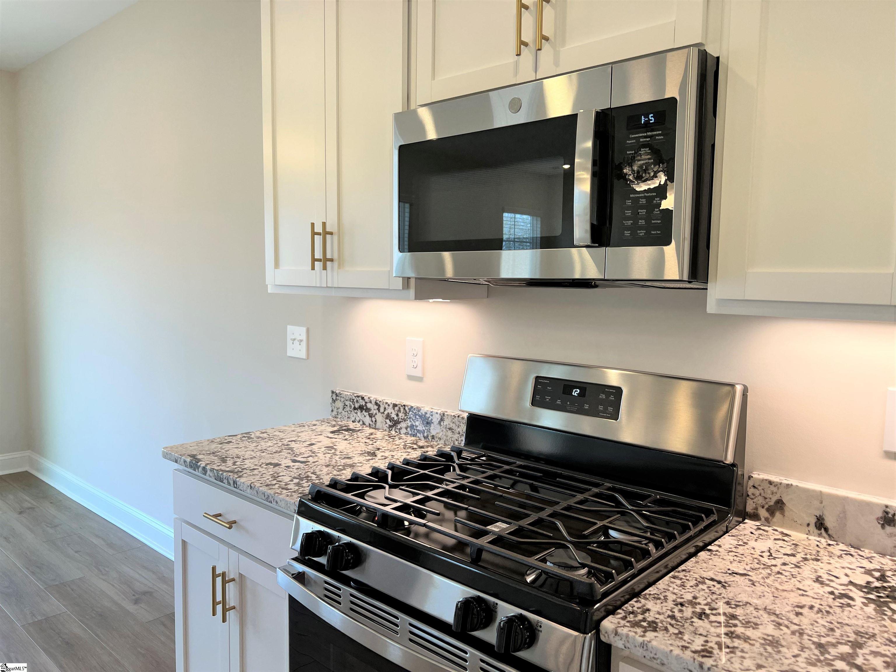 16 Callen Oak Way Greenville, SC 29607 - Photo 5 of 11 Gallery Image 5
