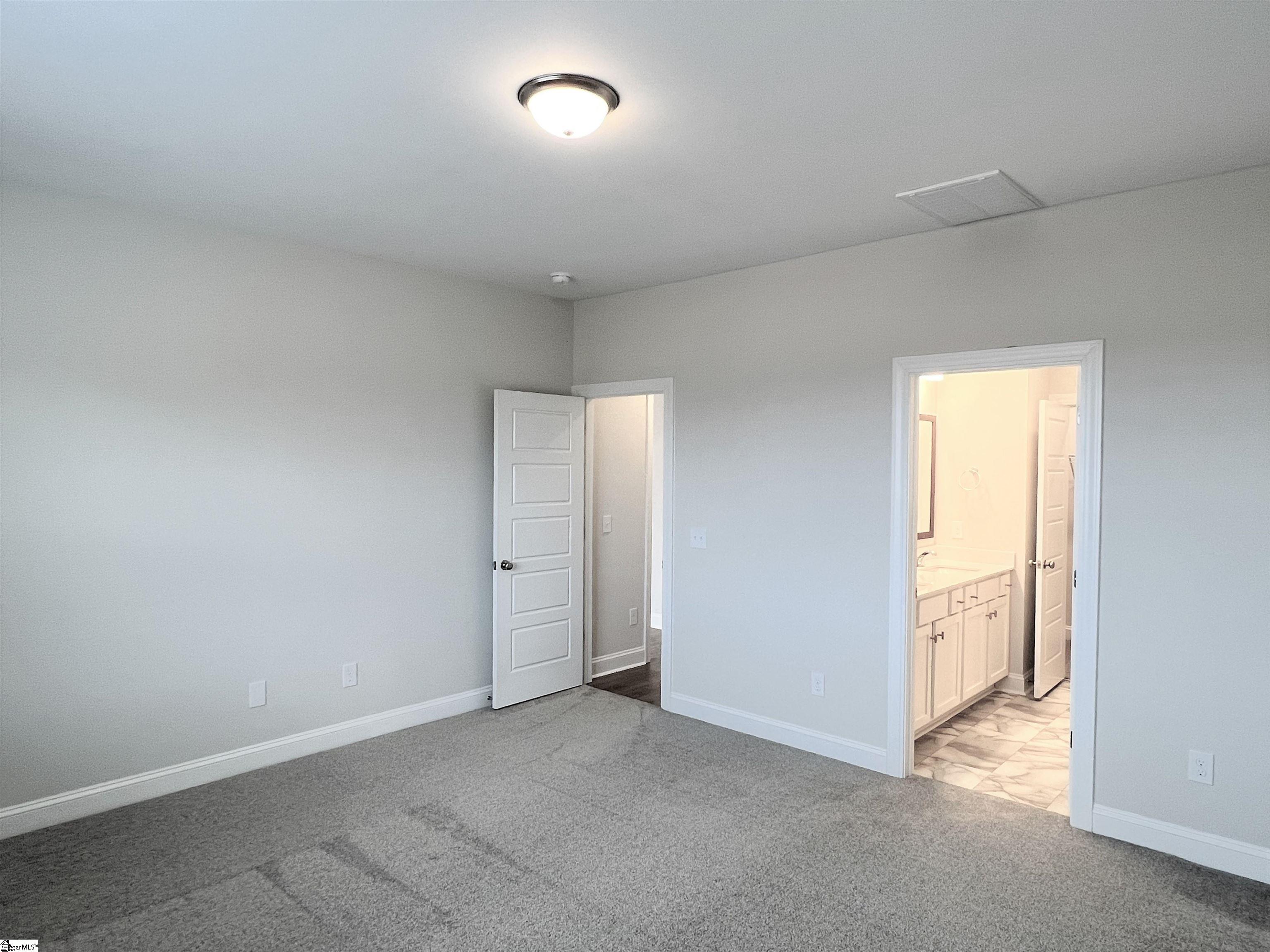 16 Callen Oak Way Greenville, SC 29607 - Photo 10 of 11 Gallery Image 10