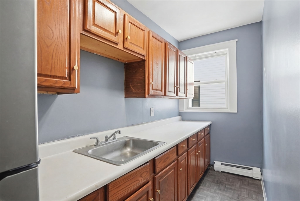 27 Carleton Avenue Haverhill, MA 01835 - Photo 11 of 37