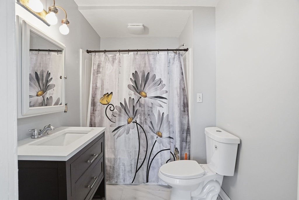 27 Carleton Avenue Haverhill, MA 01835 - Photo 21 of 37