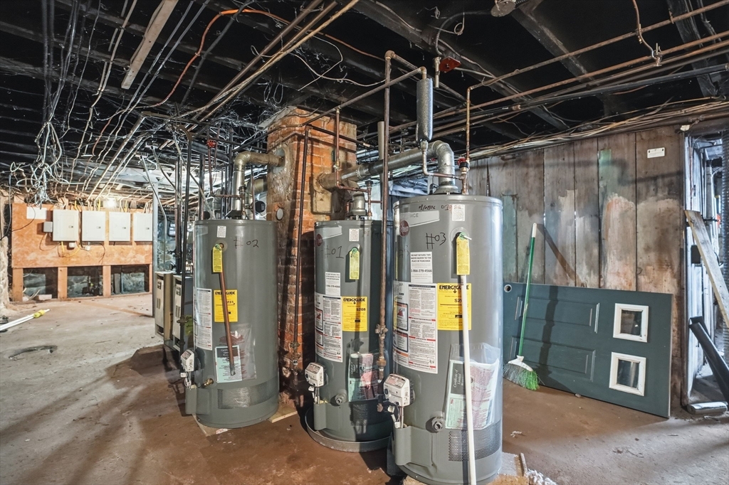 27 Carleton Avenue Haverhill, MA 01835 - Photo 31 of 37