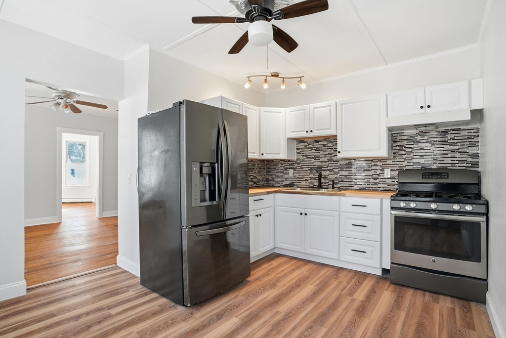 27 Carleton Avenue Haverhill, MA 01835 - Photo 4 of 37