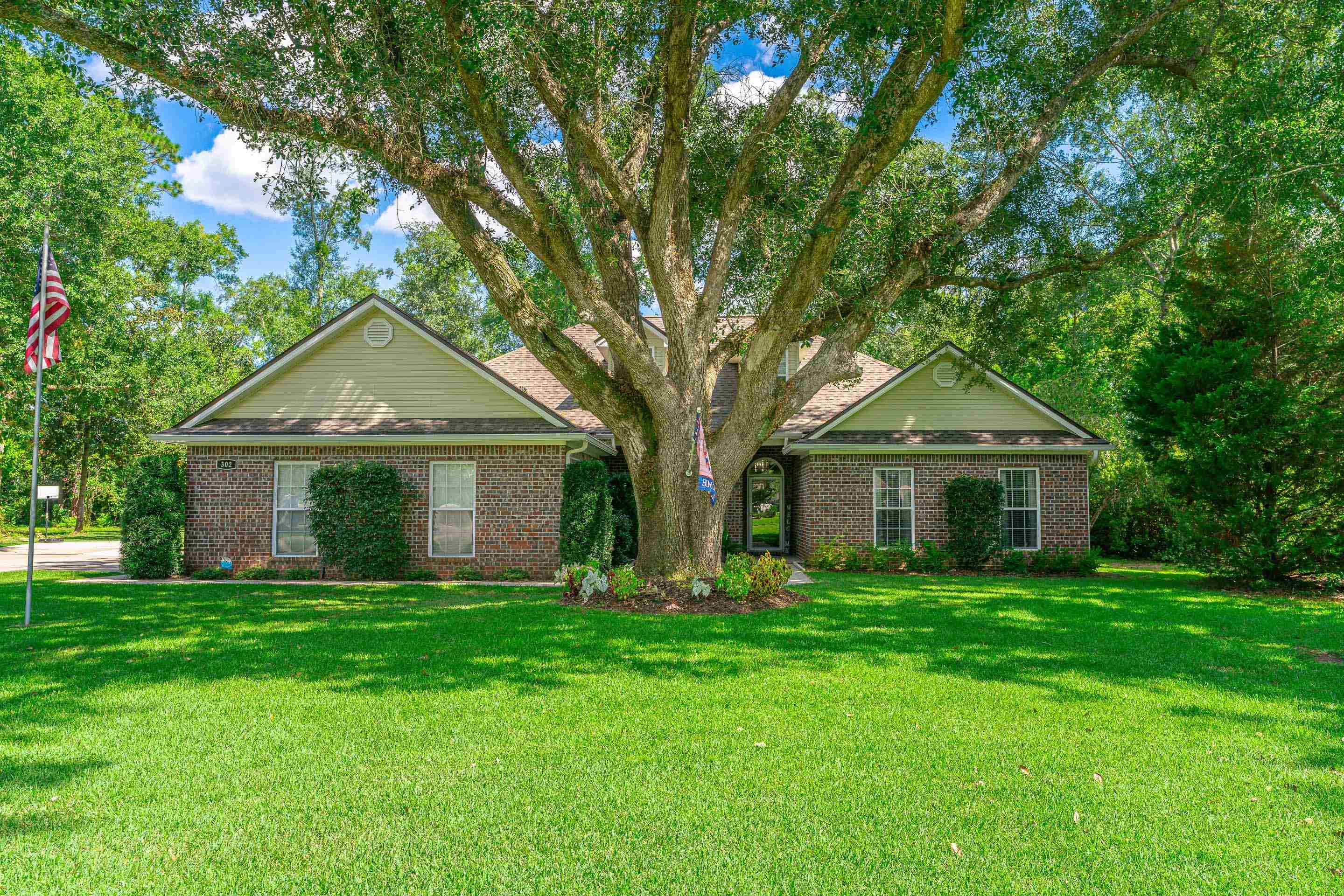 302 Bristol Way Foley, AL 36535 - Photo 1 of 51 Front Of Structure