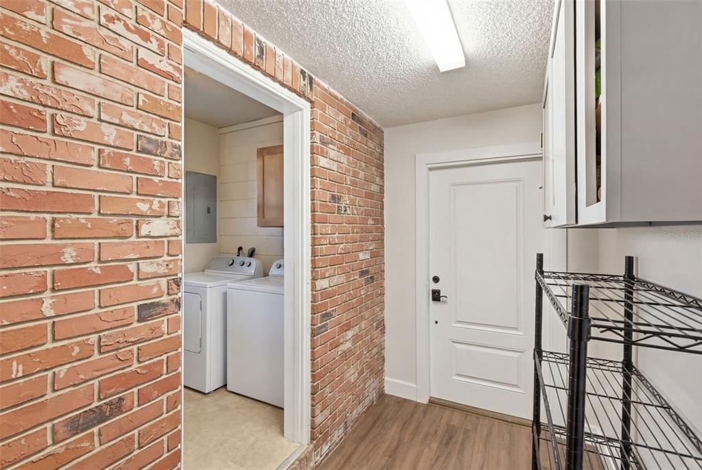 322 Fern Cliff Avenue Temple Terrace, FL 33617 - Photo 15 of 38