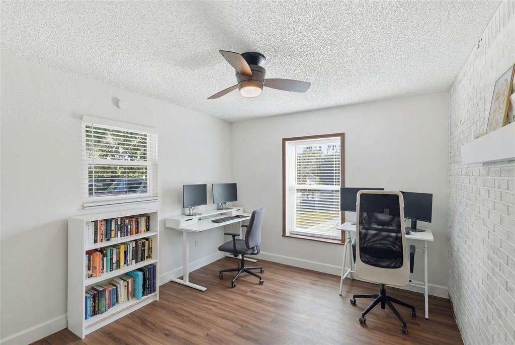 322 Fern Cliff Avenue Temple Terrace, FL 33617 - Photo 16 of 38