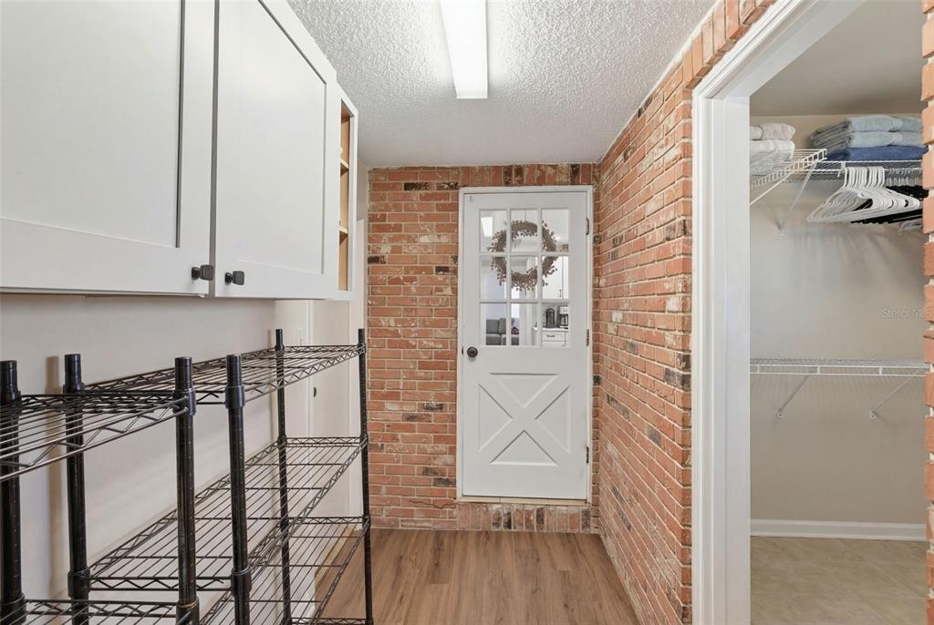 322 Fern Cliff Avenue Temple Terrace, FL 33617 - Photo 18 of 38