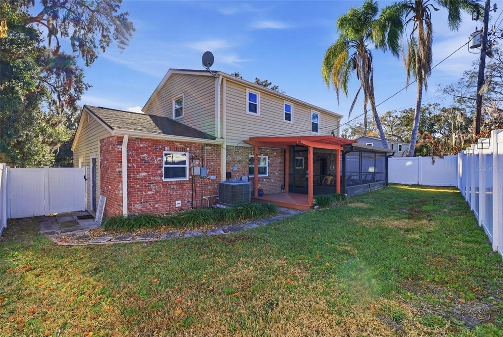 322 Fern Cliff Avenue Temple Terrace, FL 33617 - Photo 31 of 38