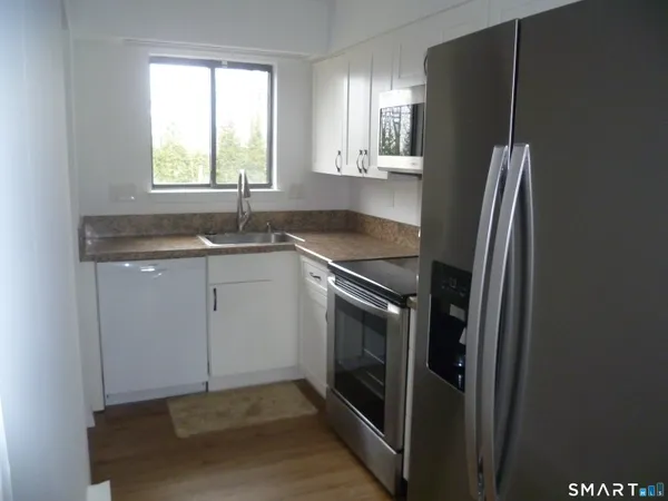 $249,900 | 560 Yale Avenue, Unit 4, Meriden, CT 06450