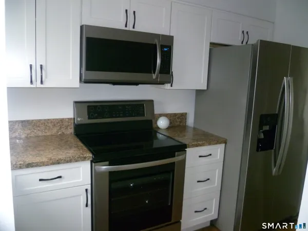 $249,900 | 560 Yale Avenue, Unit 4, Meriden, CT 06450