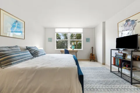 $999,000 | 2295 South Ocean Boulevard, Unit 302, Palm Beach, FL 33480