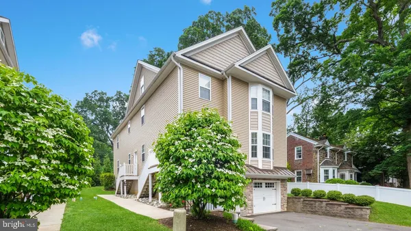 $3,300 | 831 North Jackson Street, Unit B, Media, PA 19063