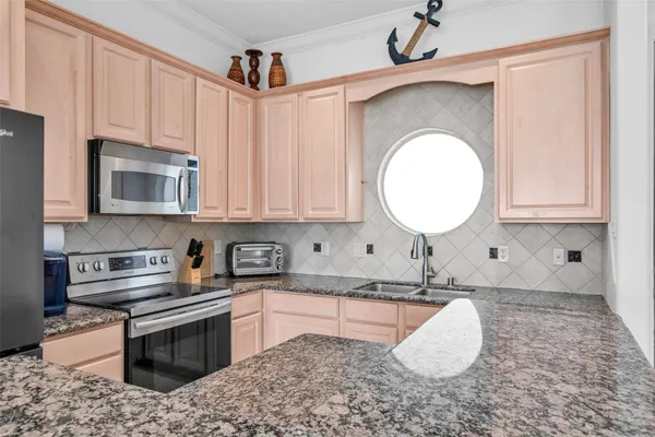 $299,999 | 168 Lake Point Boulevard, Conroe, TX 77356