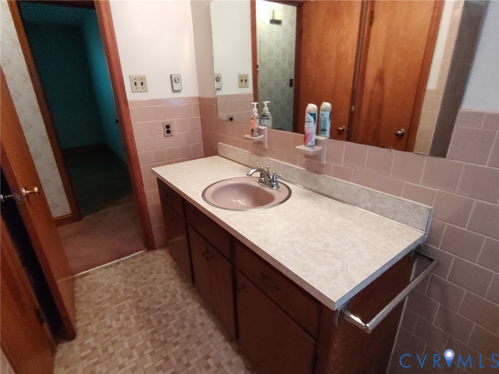 5872 Elko Road Sandston, VA 23150 - Photo 17 of 19 Gallery Image 17
