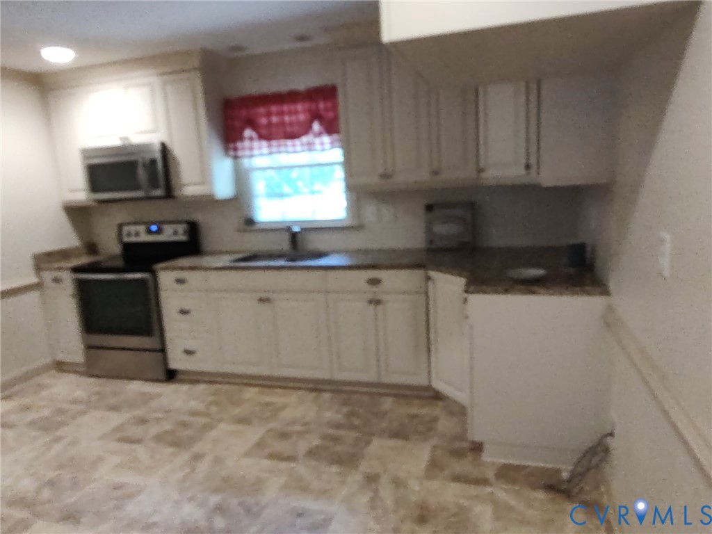 5872 Elko Road Sandston, VA 23150 - Photo 10 of 19 Gallery Image 10