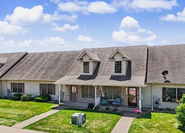 $259,900 | 305 Walker Way, Blue Grass, IA 52726