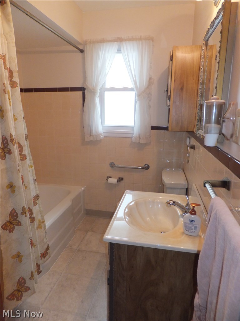 4396 Ridge Road Brooklyn, OH 44144 - Photo 9 of 17