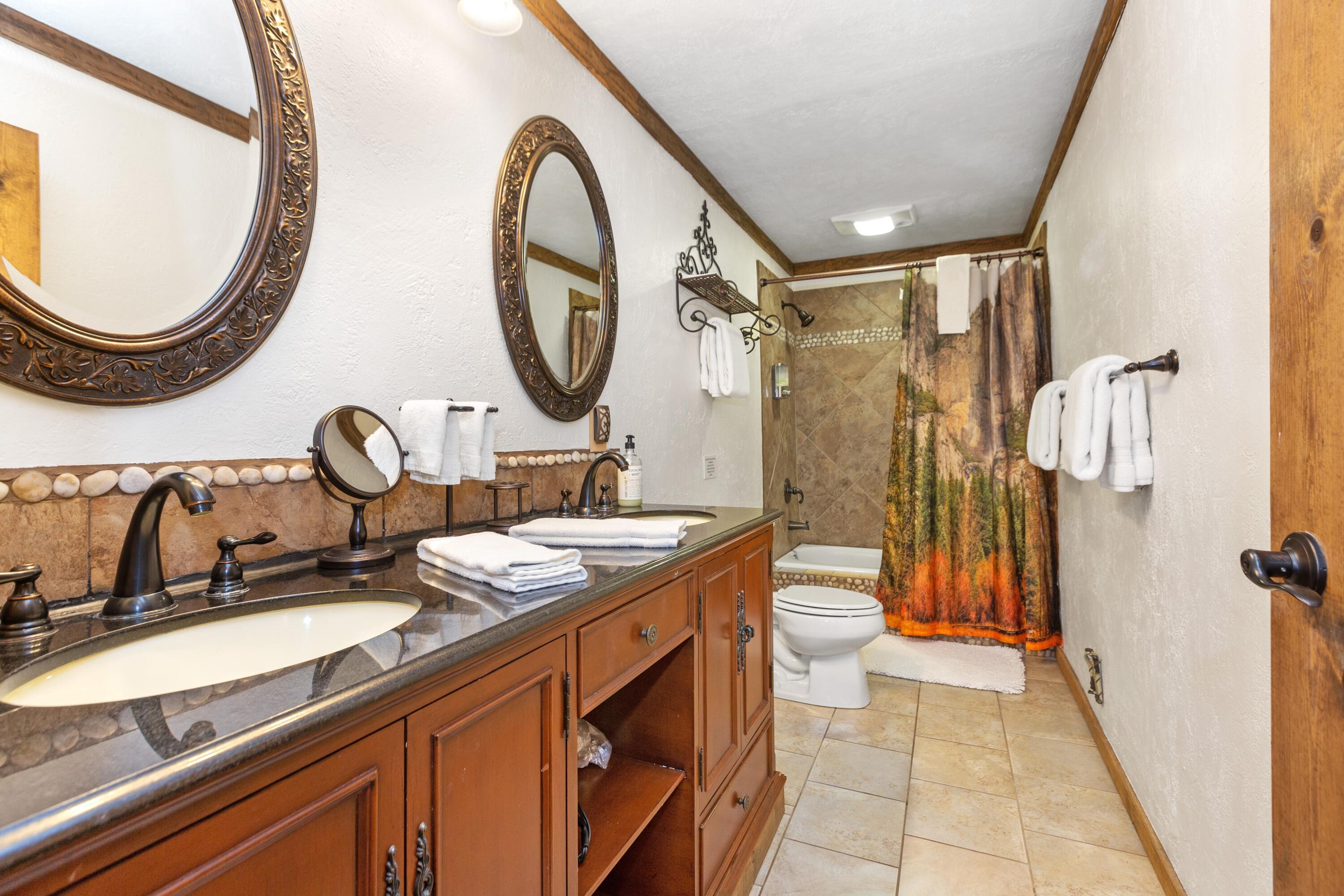 42182 Mynatt Drive Three Rivers, CA 93271 - Photo 39 of 67 Man Cave Bath