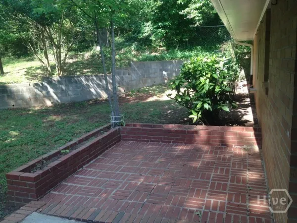 $1,700 | 260 Sherwood Drive, Athens, GA 30606