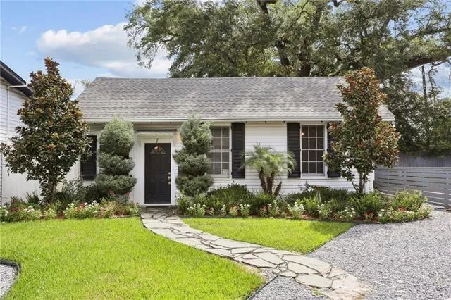 $2,200 | 7 Azalea Court, Metairie, LA 70005
