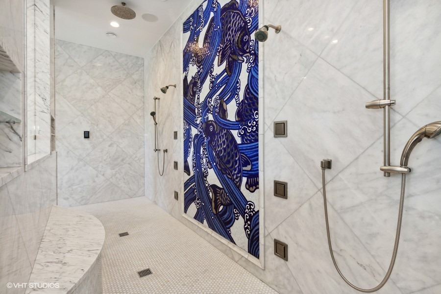 530 South Ridge Road Lake Forest, IL 60045 - Photo 25 of 46 a bathroom with a bathtub and shower