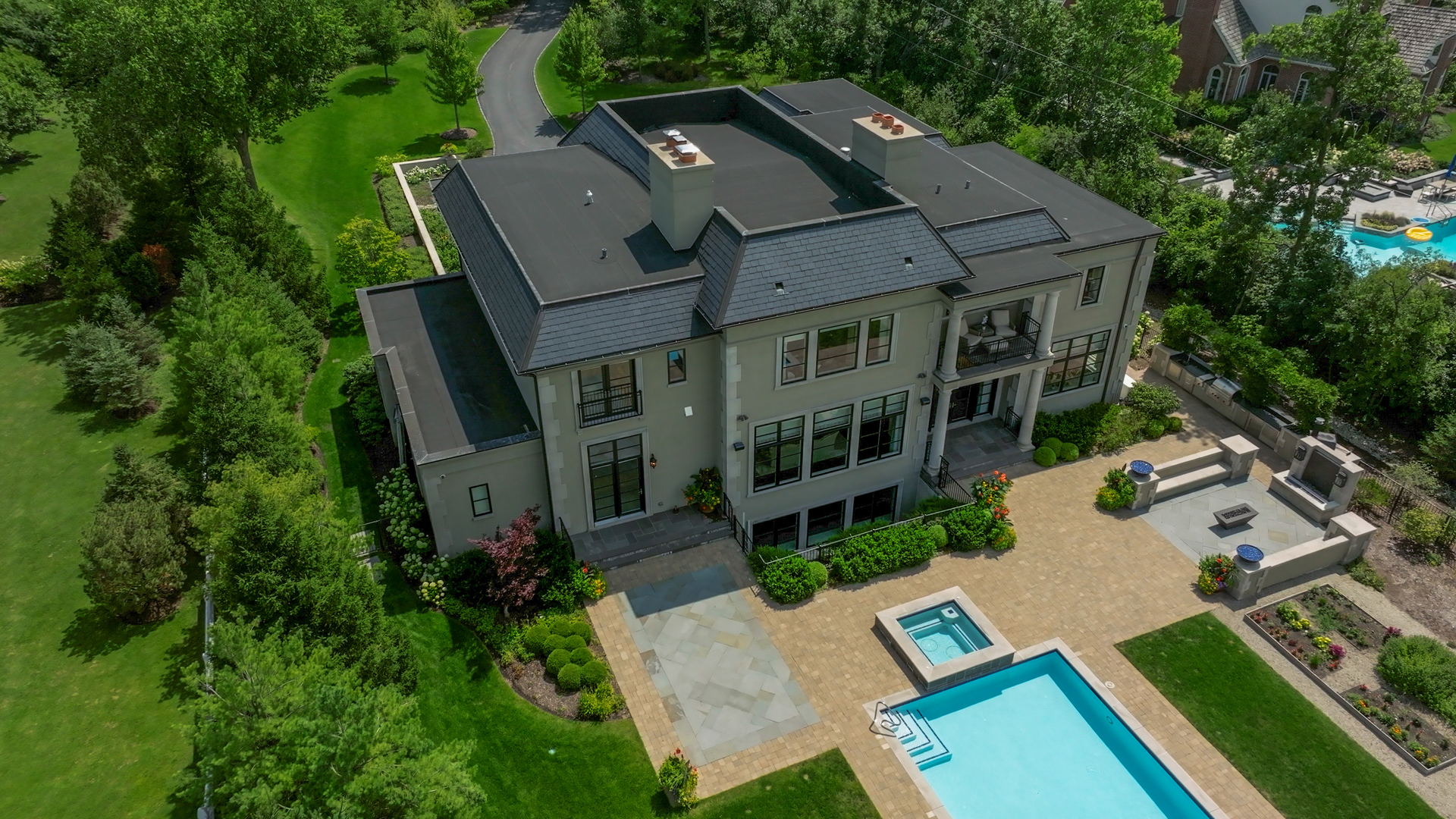 530 South Ridge Road Lake Forest, IL 60045 - Photo 45 of 46 an aerial view of multiple houses with a yard