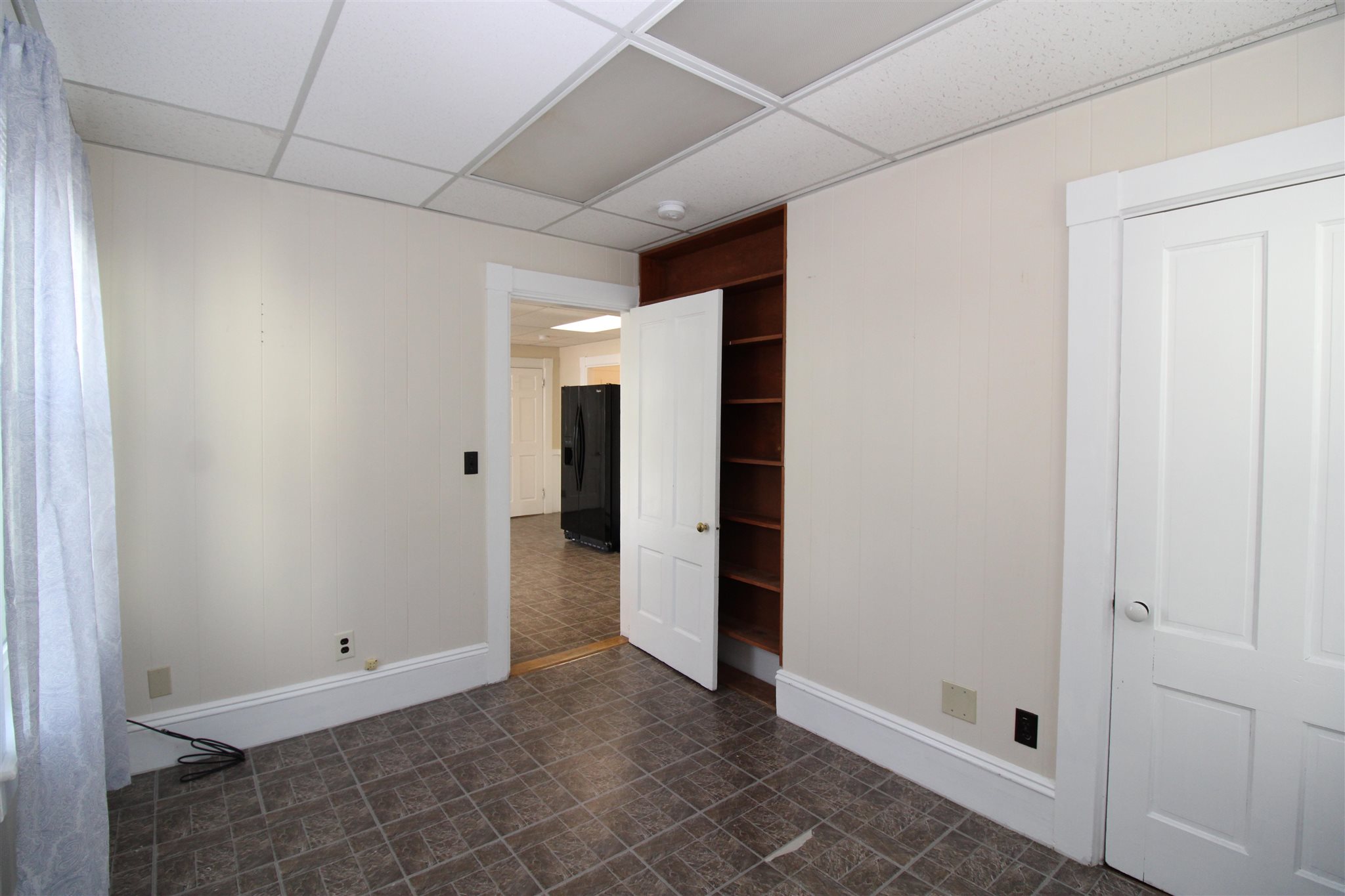 121 Wakefield Street Rochester, NH 03867 - Photo 13 of 31
