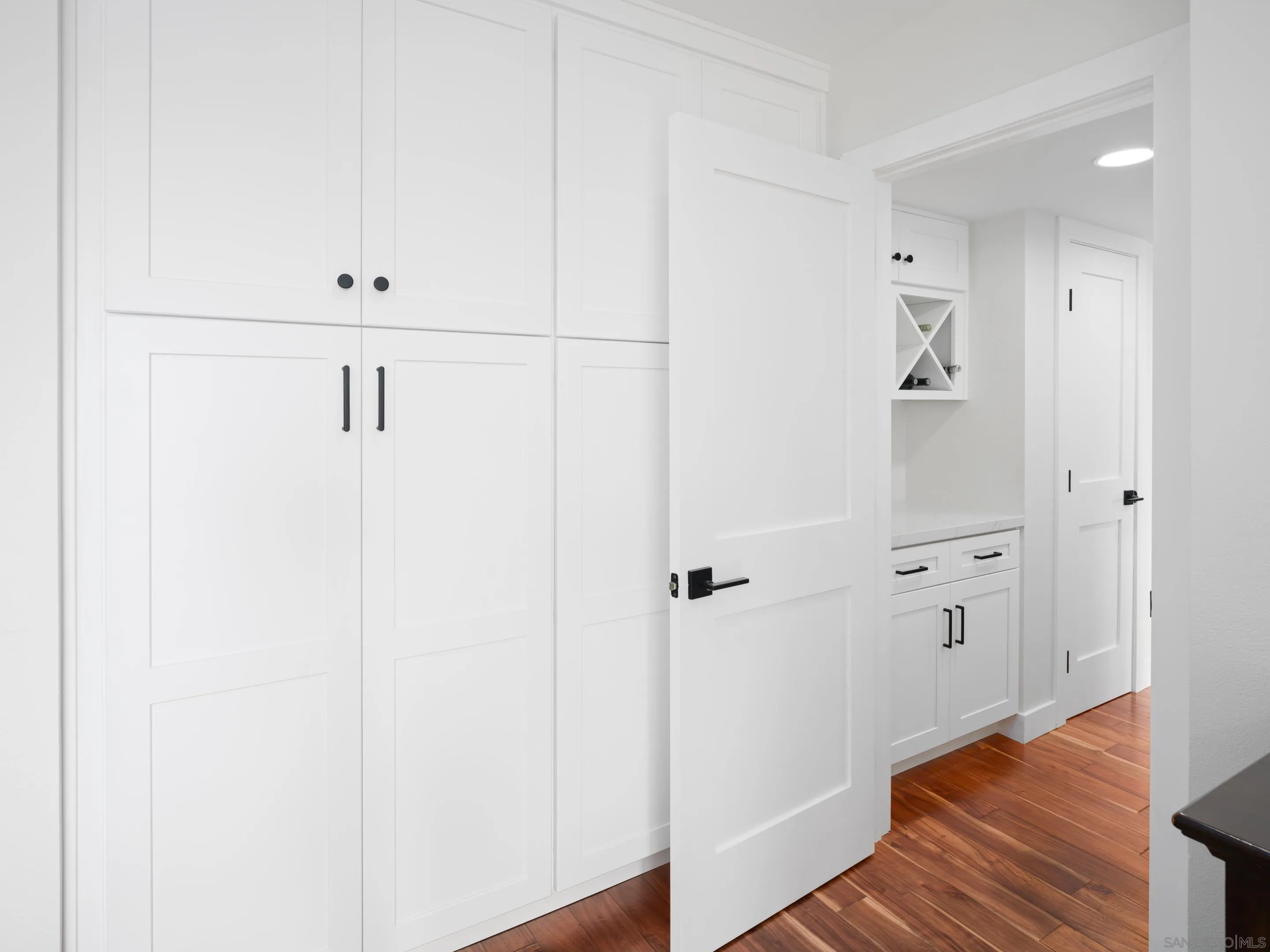 7053 Snapdragon Drive Carlsbad, CA 92011 - Photo 14 of 35 a view of bathroom