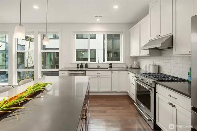 $999,999 | 9608 Northeast 182nd Court, Unit D, Bothell, WA 98011